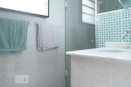 Casa à venda com 166m², 3 quartos e 2 vagasBANHEIRO SUITE