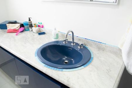 Casa à venda com 166m², 3 quartos e 2 vagasBanheiro