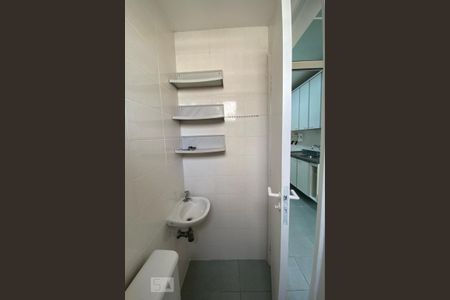 Apartamento à venda com 74m², 3 quartos e 2 vagasBanheiro de Serviço