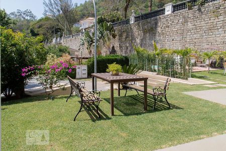 Casa de condomínio à venda com 400m², 4 quartos e 2 vagasQuintal