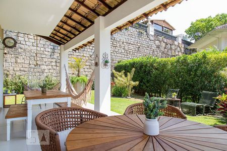 Varanda de casa de condomínio para alugar com 4 quartos, 400m² em Recreio dos Bandeirantes, Rio de Janeiro