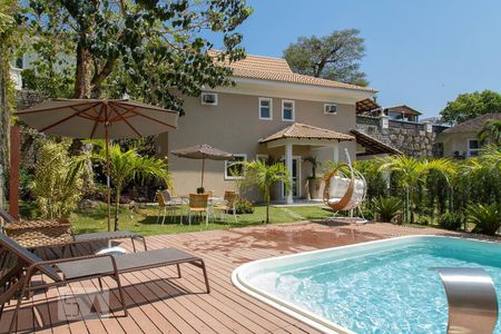 Casa de condomínio à venda com 400m², 4 quartos e 2 vagasPiscina