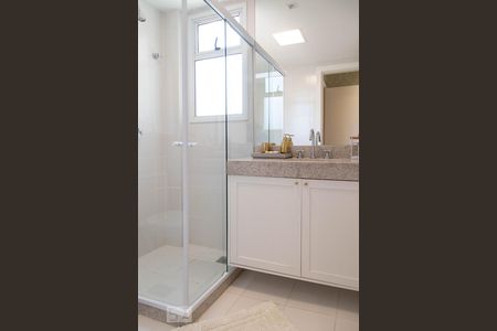 Casa de condomínio à venda com 400m², 4 quartos e 2 vagasBanheiro da suíte 3