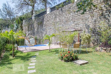 Casa de condomínio à venda com 400m², 4 quartos e 2 vagasJardim - Piscina