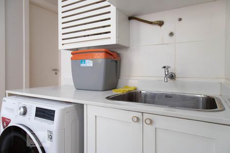 Casa de condomínio à venda com 400m², 4 quartos e 2 vagasÁrea de serviço