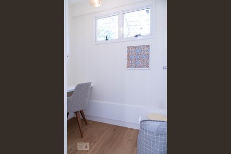 Casa de condomínio à venda com 400m², 4 quartos e 2 vagasEscritório