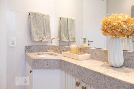 Casa de condomínio à venda com 400m², 4 quartos e 2 vagasBanheiro da suíte 4