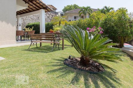 Casa de condomínio à venda com 400m², 4 quartos e 2 vagasJardim