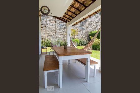 Casa de condomínio à venda com 400m², 4 quartos e 2 vagasVaranda