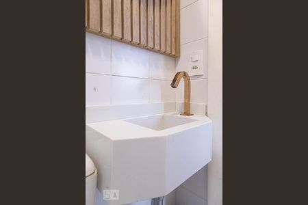 Casa de condomínio à venda com 400m², 4 quartos e 2 vagasBanheiro de serviço