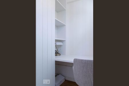 Casa de condomínio à venda com 400m², 4 quartos e 2 vagasEscritório