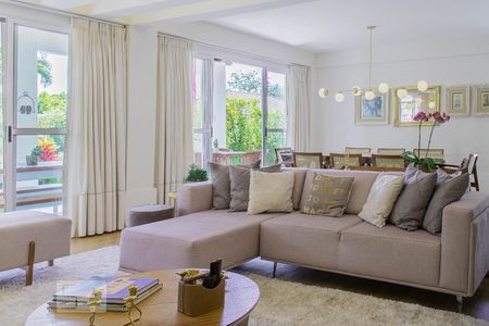 Sala de casa de condomínio para alugar com 4 quartos, 400m² em Recreio dos Bandeirantes, Rio de Janeiro