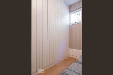 Casa de condomínio à venda com 400m², 4 quartos e 2 vagasQuarto de serviço