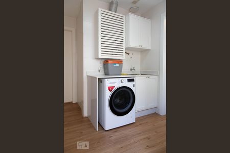 Casa de condomínio à venda com 400m², 4 quartos e 2 vagasÁrea de serviço