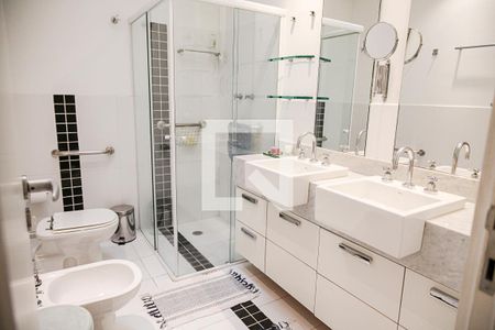 Casa para alugar com 400m², 4 quartos e 4 vagasBanheiro da Suíte 2