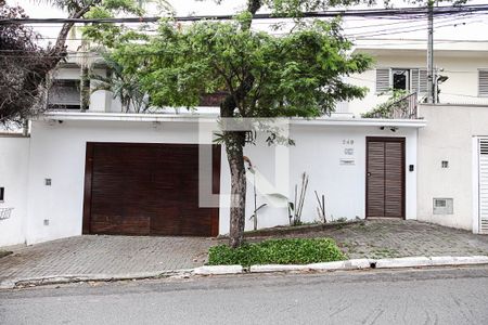Casa para alugar com 400m², 4 quartos e 4 vagasFachada