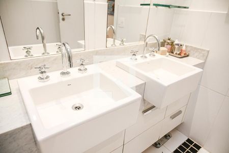 Casa para alugar com 400m², 4 quartos e 4 vagasBanheiro da Suíte 2