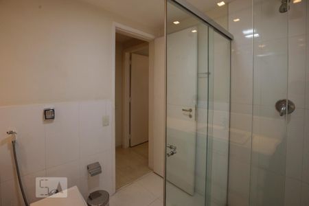 Apartamento para alugar com 85m², 2 quartos e 1 vaga Apartamento para alugar com 85m², 2 quartos e 1 vagaBanheiro da Suíte