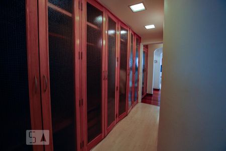 Apartamento para alugar com 85m², 2 quartos e 1 vaga Apartamento para alugar com 85m², 2 quartos e 1 vagaCloset