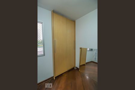 Apartamento à venda com 106m², 3 quartos e 3 vagasQuarto 2