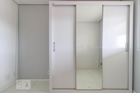 Apartamento à venda com 78m², 2 quartos e 1 vagaQuarto Suíte 1 - armários