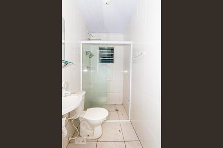 Banheiro de kitnet/studio para alugar com 1 quarto, 55m² em Jardim Modelo, São Paulo