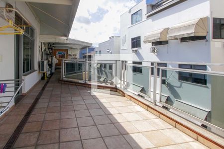 Apartamento à venda com 303m², 3 quartos e 2 vagasVaranda dos quarto