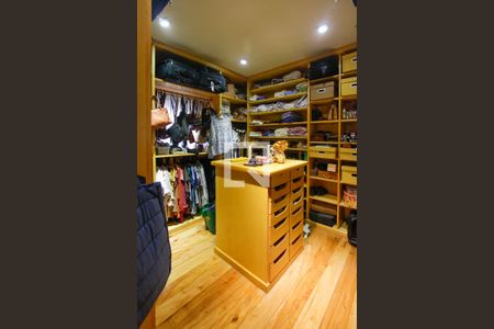 Apartamento à venda com 303m², 3 quartos e 2 vagasCloset Quarto 3 suíte