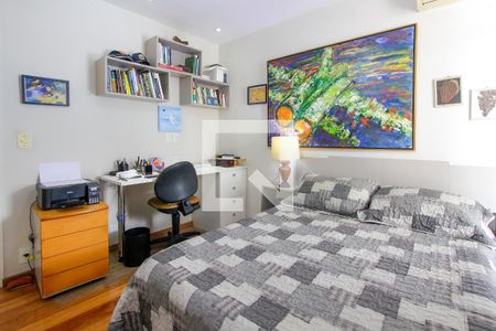 Apartamento à venda com 303m², 3 quartos e 2 vagasQuarto 2 suíte