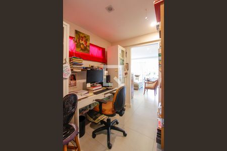 Apartamento à venda com 303m², 3 quartos e 2 vagasEscritório