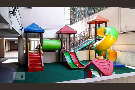 Apartamento à venda com 68m², 3 quartos e 2 vagas Apartamento à venda com 68m², 3 quartos e 2 vagasÁrea Comum - Playground