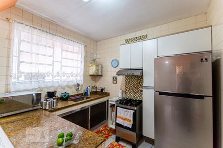 Casa à venda com 192m², 4 quartos e 3 vagas Casa à venda com 192m², 4 quartos e 3 vagasCozinha