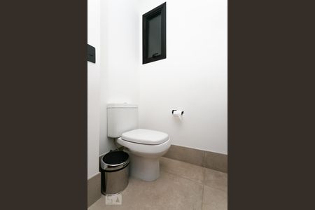 Casa à venda com 496m², 4 quartos e 4 vagas Casa à venda com 496m², 4 quartos e 4 vagasLavabo