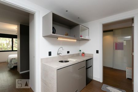 Casa à venda com 496m², 4 quartos e 4 vagas Casa à venda com 496m², 4 quartos e 4 vagasCorredor