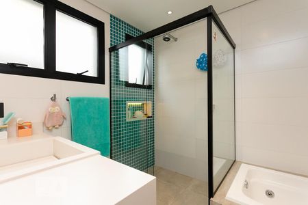 Casa à venda com 496m², 4 quartos e 4 vagas Casa à venda com 496m², 4 quartos e 4 vagasBanheiro da Suíte 3