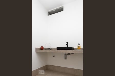 Casa à venda com 496m², 4 quartos e 4 vagas Casa à venda com 496m², 4 quartos e 4 vagasLavabo