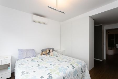 Casa à venda com 496m², 4 quartos e 4 vagas Casa à venda com 496m², 4 quartos e 4 vagasSuíte 2