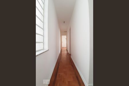 Casa à venda com 190m², 3 quartos e 2 vagas Casa à venda com 190m², 3 quartos e 2 vagasCorredor