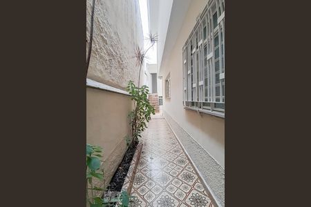 Casa à venda com 190m², 3 quartos e 2 vagas Casa à venda com 190m², 3 quartos e 2 vagasCorredor