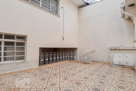 Casa à venda com 190m², 3 quartos e 2 vagas Casa à venda com 190m², 3 quartos e 2 vagasQuintal