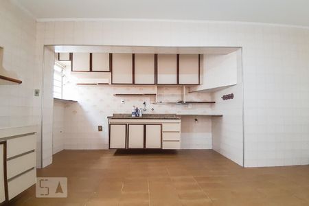 Casa à venda com 190m², 3 quartos e 2 vagas Casa à venda com 190m², 3 quartos e 2 vagasCozinha