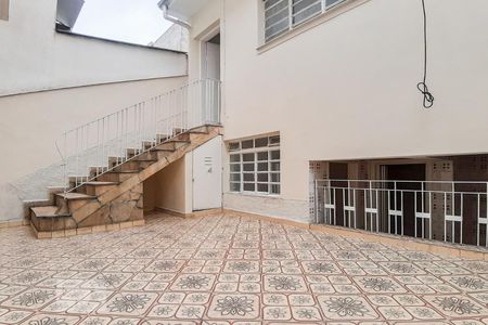 Casa à venda com 190m², 3 quartos e 2 vagas Casa à venda com 190m², 3 quartos e 2 vagasQuintal