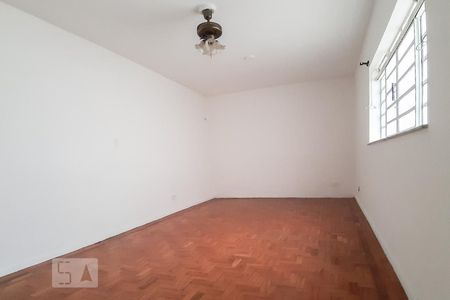 Casa à venda com 190m², 3 quartos e 2 vagas Casa à venda com 190m², 3 quartos e 2 vagasEdícula