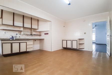 Casa à venda com 190m², 3 quartos e 2 vagas Casa à venda com 190m², 3 quartos e 2 vagasCozinha