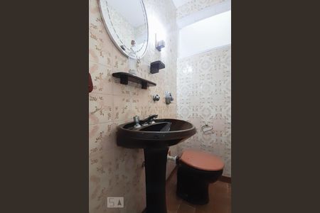 Casa à venda com 190m², 3 quartos e 2 vagas Casa à venda com 190m², 3 quartos e 2 vagasLavabo