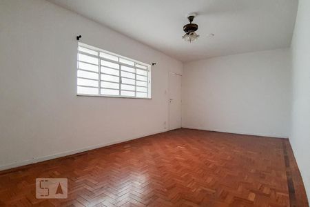 Casa à venda com 190m², 3 quartos e 2 vagas Casa à venda com 190m², 3 quartos e 2 vagasEdícula