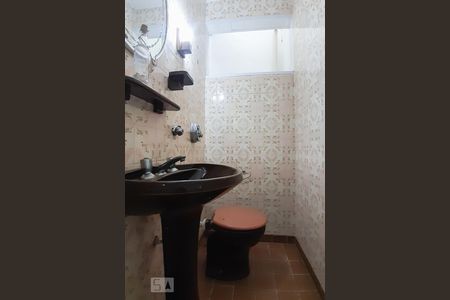 Casa à venda com 190m², 3 quartos e 2 vagas Casa à venda com 190m², 3 quartos e 2 vagasLavabo