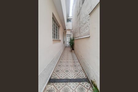 Casa à venda com 190m², 3 quartos e 2 vagas Casa à venda com 190m², 3 quartos e 2 vagasCorredor