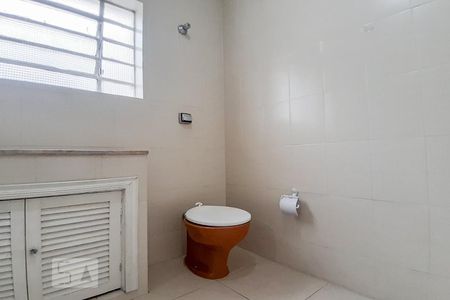 Casa à venda com 190m², 3 quartos e 2 vagas Casa à venda com 190m², 3 quartos e 2 vagasBanheiro