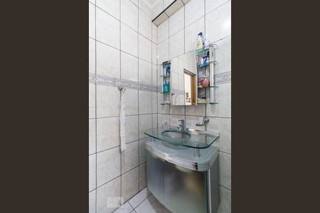 Casa à venda com 195m², 3 quartos e 2 vagasBanheiro